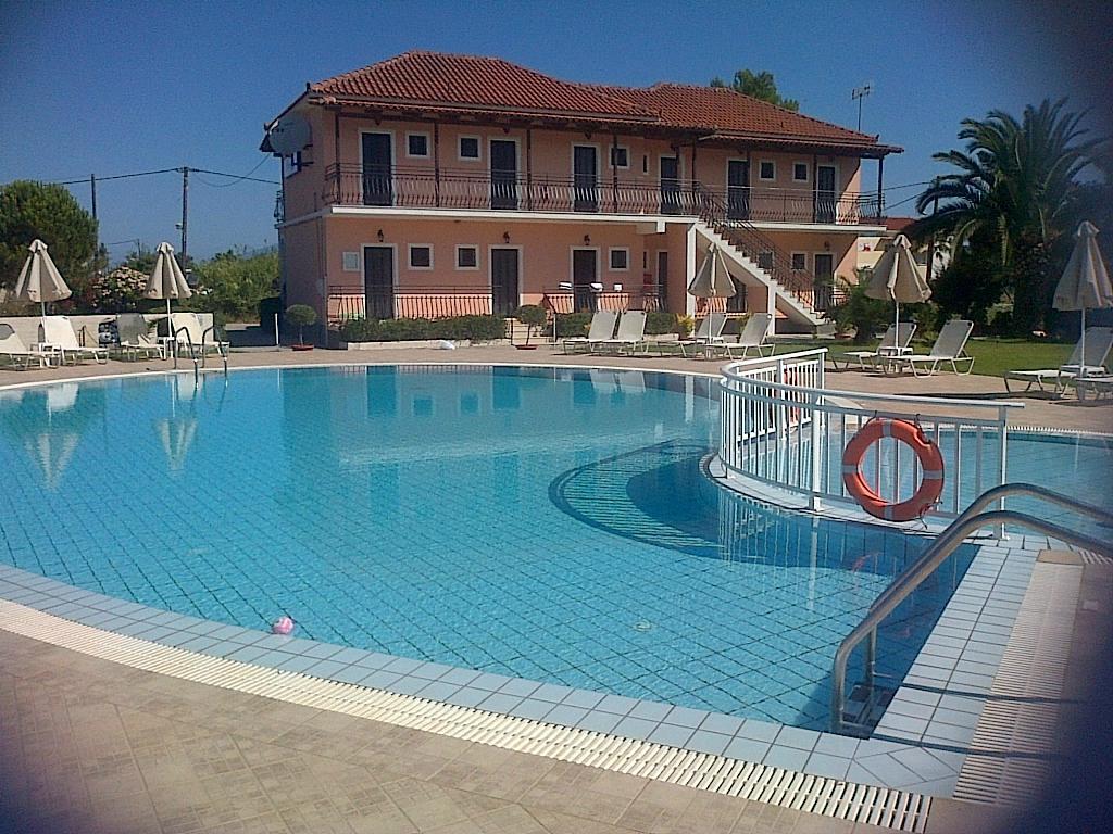 Eleni'S Garden & Castello Suites Alykanas  Dış mekan fotoğraf