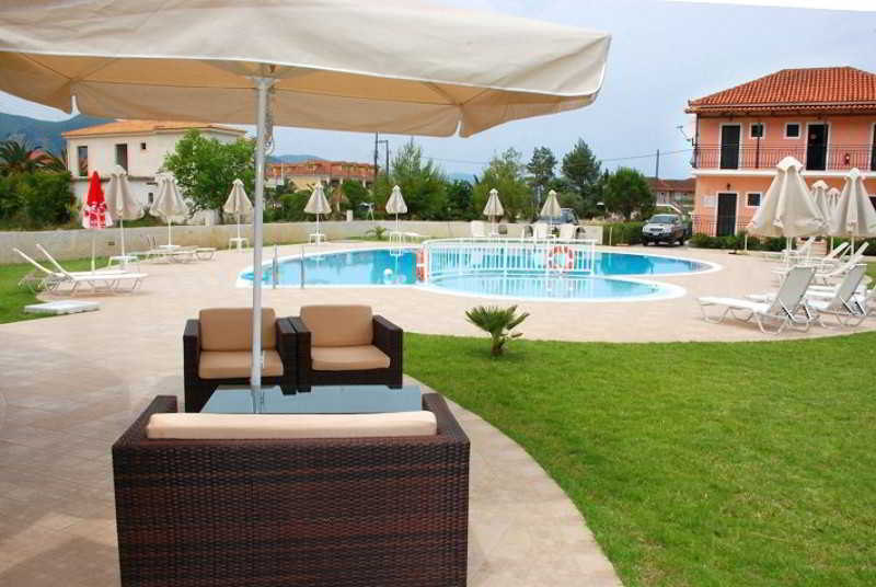 Eleni'S Garden & Castello Suites Alykanas  Dış mekan fotoğraf