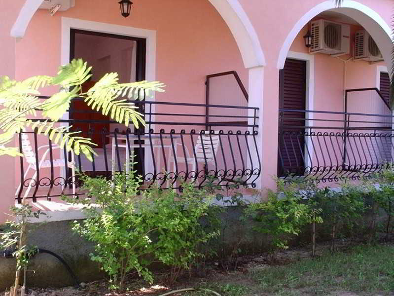 Eleni'S Garden & Castello Suites Alykanas  Dış mekan fotoğraf
