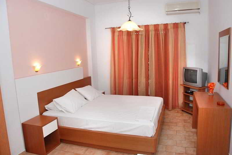 Eleni'S Garden & Castello Suites Alykanas  Dış mekan fotoğraf