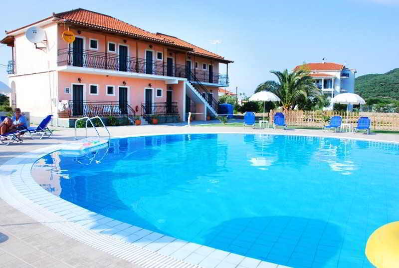 Eleni'S Garden & Castello Suites Alykanas  Dış mekan fotoğraf